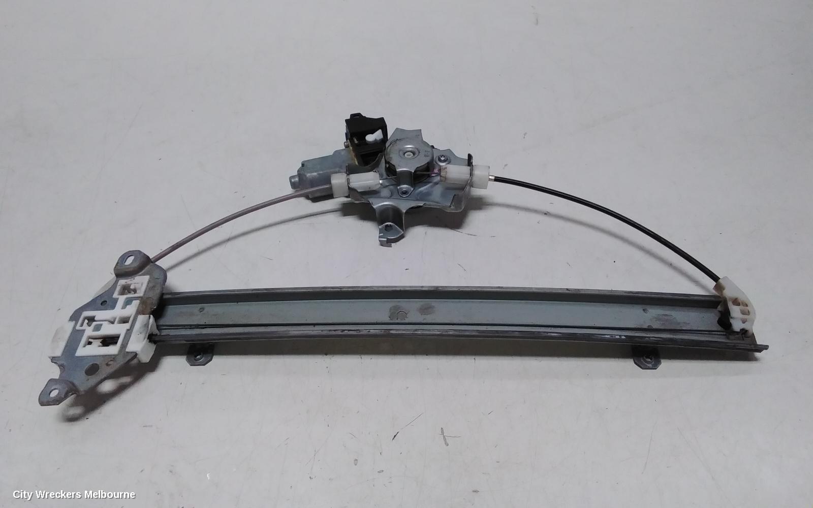 NISSAN NAVARA RIGHT FRONT WINDOW REG/MOTOR, NP300, 04/2015 ONWARDS - Image 3