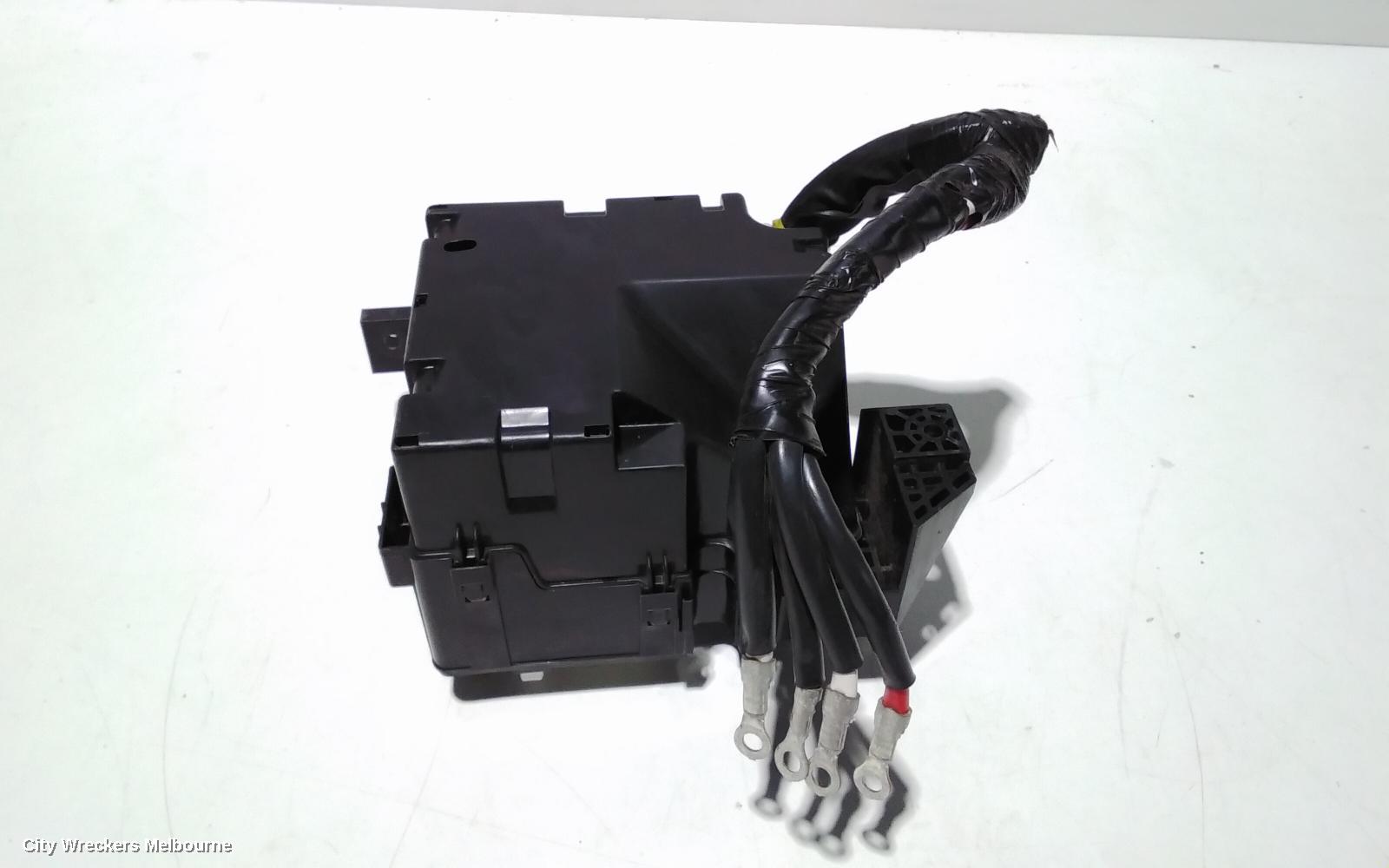 MITSUBISHI TRITON FUSE BOX, ENGINE BAY, DIESEL, 2.4, MQ, 04/2015 ONWARDS - Image 1