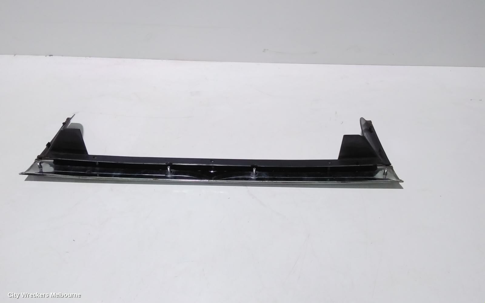 KIA PREGIO REAR GARNISH, TAILGATE GARNISH, CT, 07/2004 - 01/2006 - Image 3
