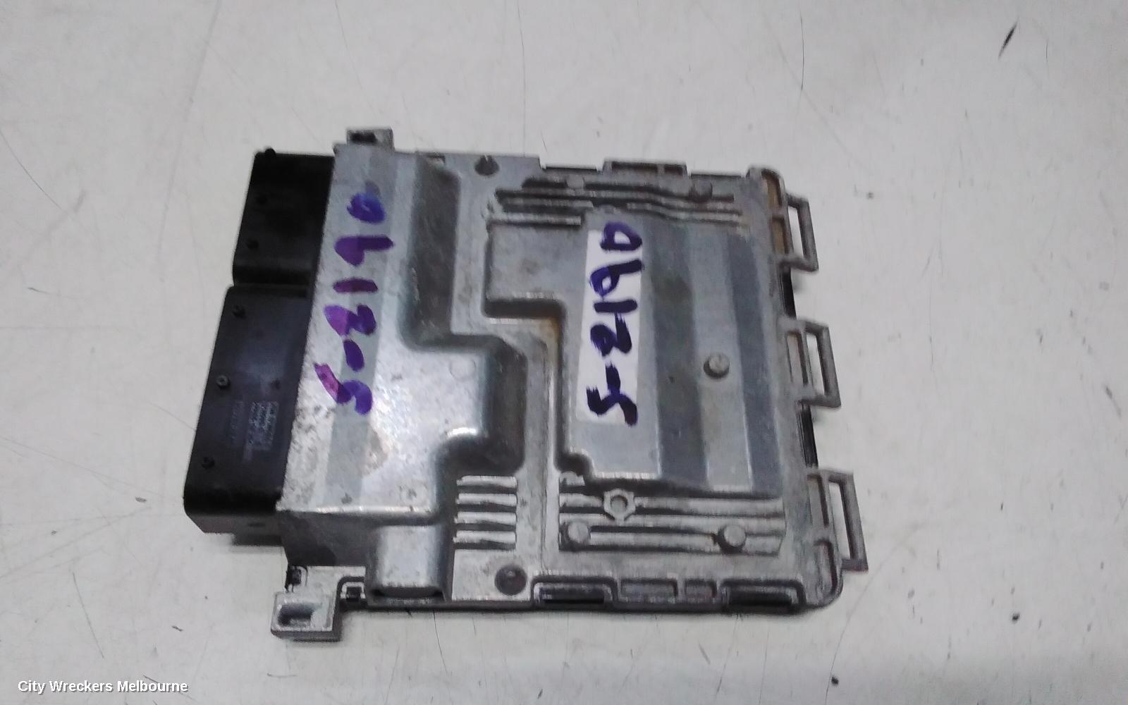 MERCEDES C CLASS ECU, ENGINE ECU, PETROL, 1.8, C204 (C180), ECU ONLY, 05/2011 - 08/2012 - Image 2
