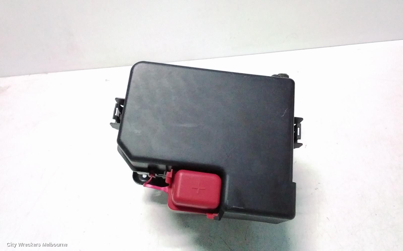 LDV DELIVER 9 FUSE BOX, FUSE BOX, ENGINE BAY, 07/2020 ONWARDS - Image 2