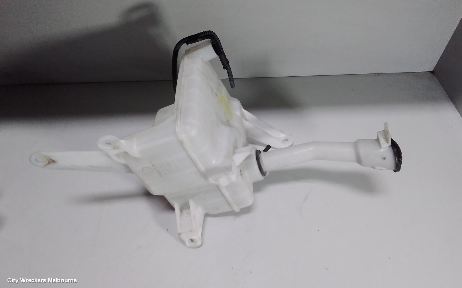 TOYOTA COROLLA WASHER BOTTLE, ZRE182R, HATCH, NON H/LAMP WASHER TYPE, 10/2012 - 06/2018 - Image 3