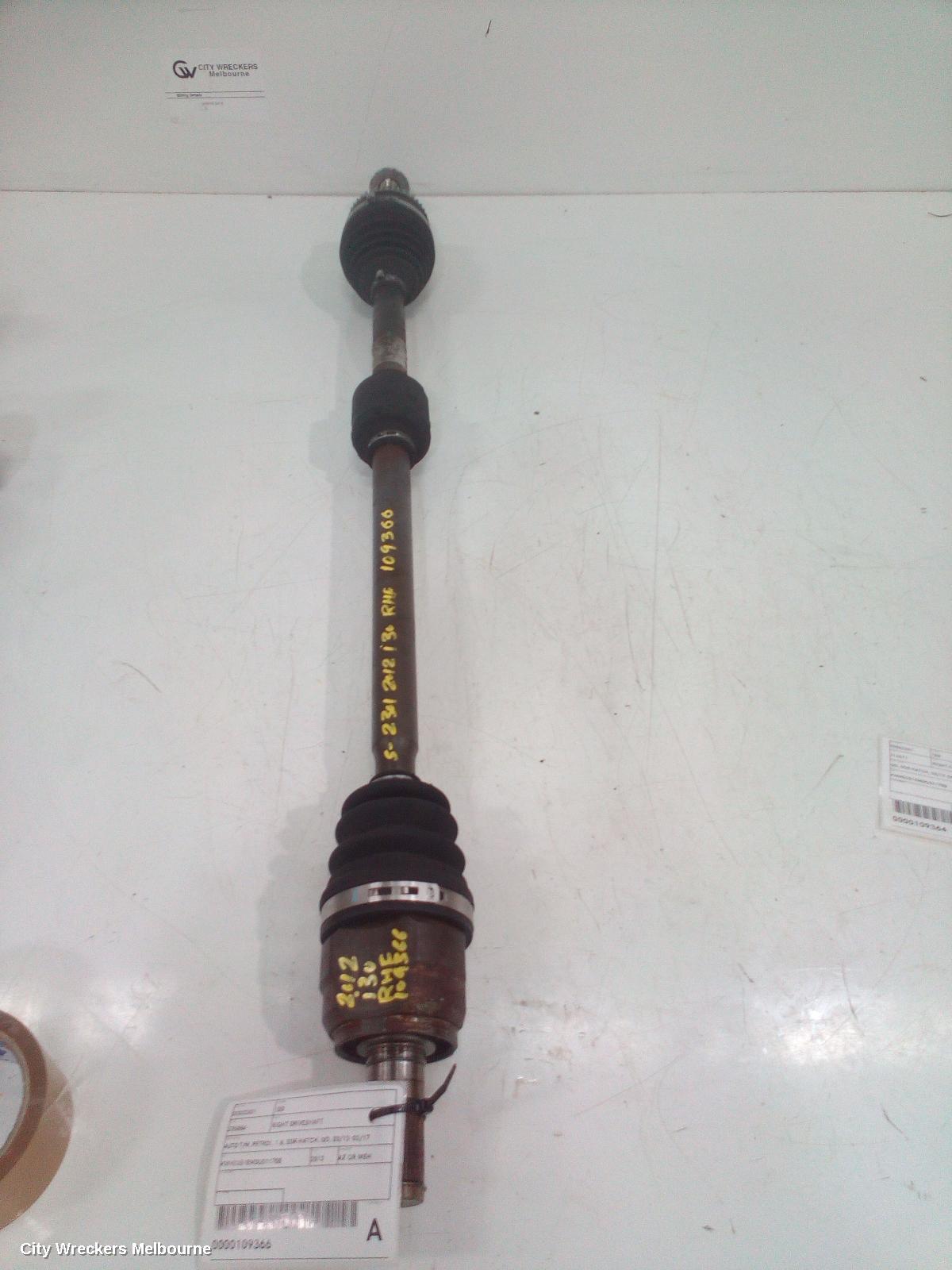 HYUNDAI I30 RIGHT DRIVESHAFT, AUTO T/M, PETROL, 1.8, 5DR HATCH, GD, 03/2012 - 02/2017 - Image 2