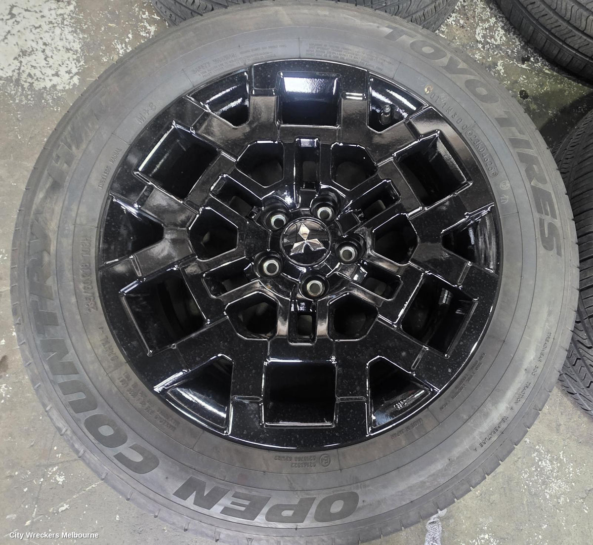 MITSUBISHI OUTLANDER WHEEL MAG, FACTORY, 18X7.5IN, MULTISPOKE, HIGH GLOSS BLACK, ZM, 01/2025 ONWARDS - Image 2