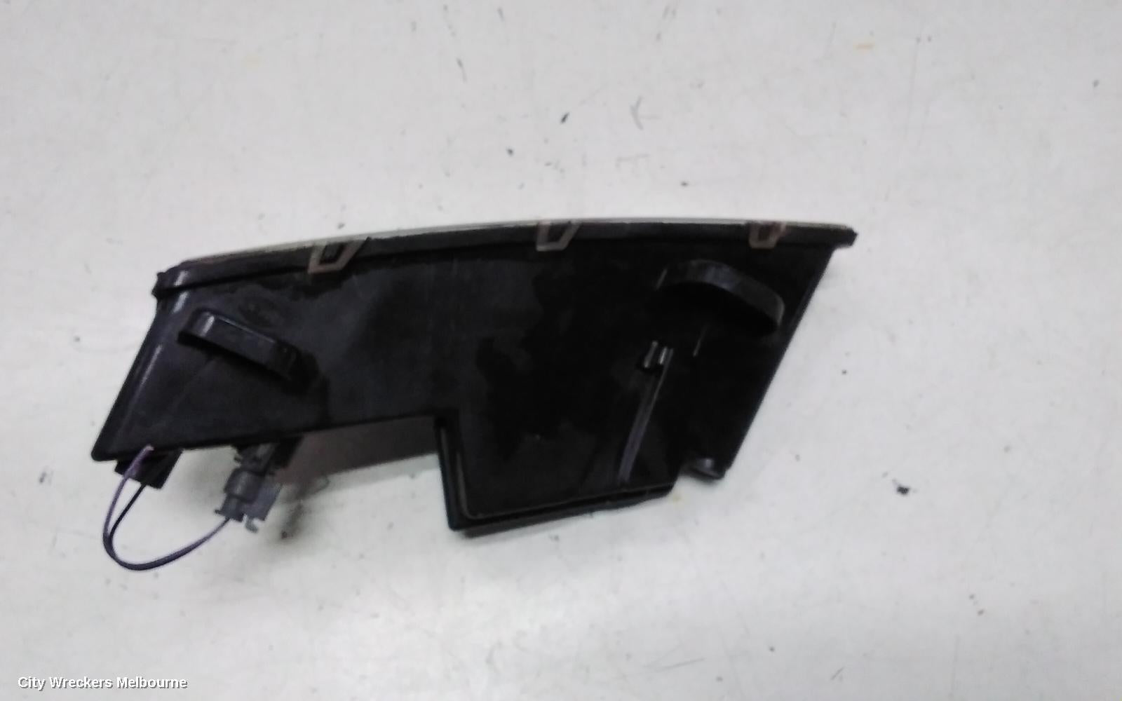 HOLDEN COMMODORE RIGHT INDICATOR/FOG/SIDE, BUMPER FOGLAMP SURROUND, VF, CALAIS/CALAIS-V, 05/2013 - 12/2017 - Image 3