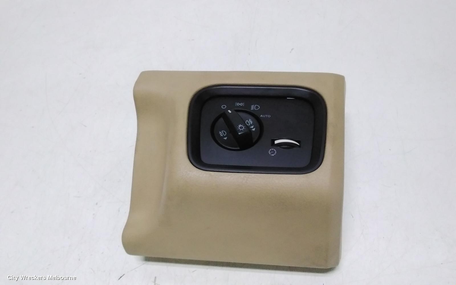 LAND ROVER RANGEROVER SPORT COMBINATION SWITCH, HEADLAMP SWITCH, L320, NON FOGLAMP BUTTONS TYPE, 08/2005 - 09/2009 - Image 1