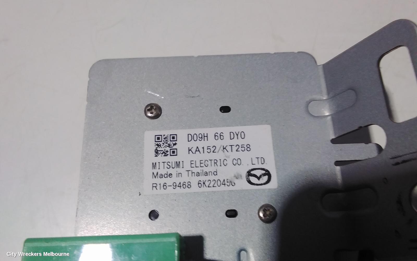 MAZDA CX3 RADIO/CD/DVD/SAT/TV, DISPLAY UNIT, 7IN TOUCHSCREEN, DK, 03/2015 - 02/2022 - Image 3