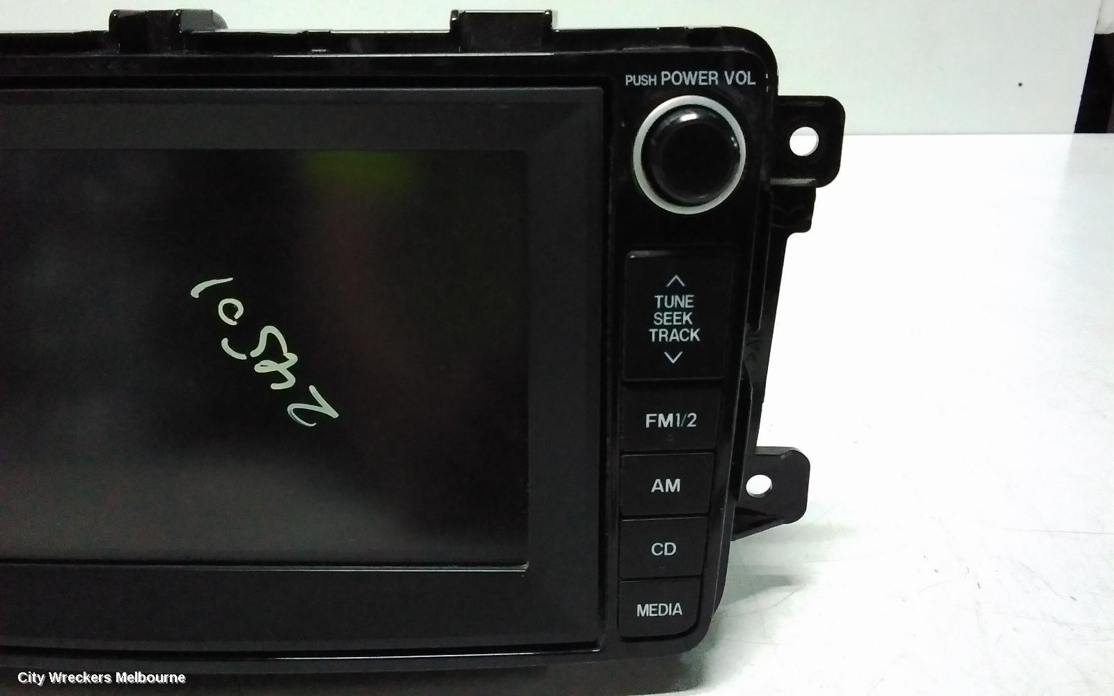 MAZDA CX9 RADIO/CD/DVD/SAT/TV, DISPLAY UNIT, 7.5IN NON SAT NAV TYPE, 12/2007 - 06/2009 - Image 3