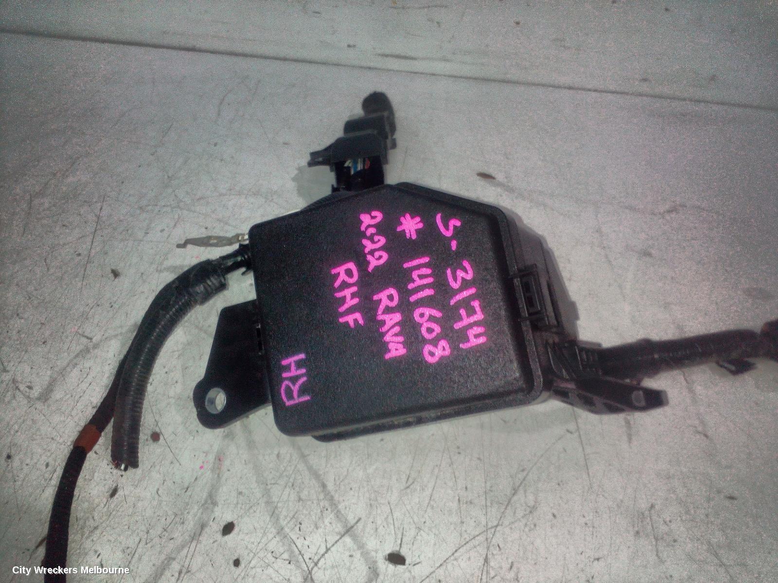 TOYOTA RAV4 FUSE BOX, ENGINE BAY (RH SIDE), PETROL, 2.0/2.5, MXAA52R/AXAA54R, XA50, 11/2018 - 05/2024 - Image 3