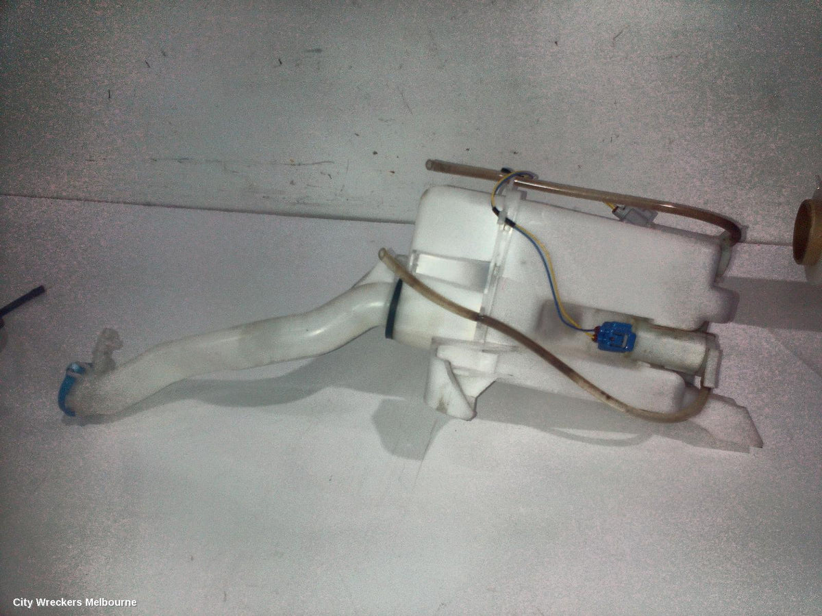 SUZUKI SWIFT WASHER BOTTLE, FZ, NON H/LAMP WASHER (RH SIDE), 08/2010 - 03/2017 - Image 3