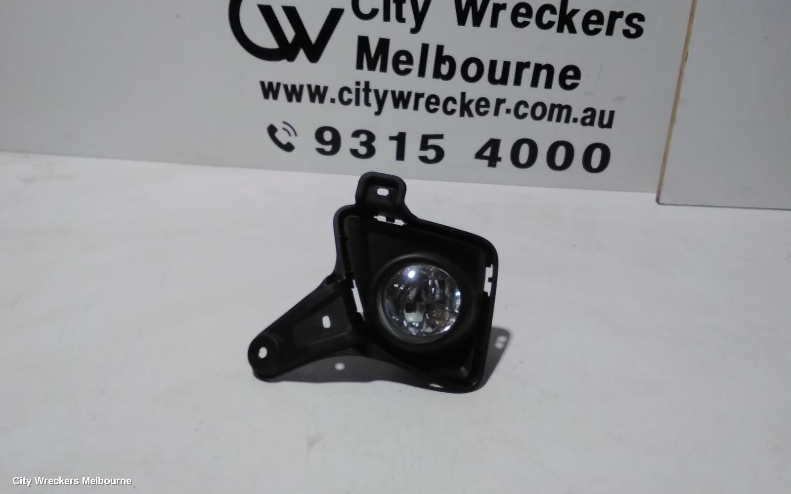 TOYOTA HIACE RIGHT INDICATOR/FOG/SIDE, BUMPER FOGLAMP, TRH/KDH, 03/2005 - 04/2019 - Image 1