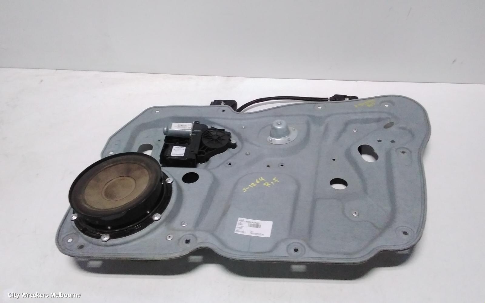 VOLKSWAGEN CADDY RIGHT FRONT WINDOW REG/MOTOR, 2K, POWER, 12/2004 - 06/2015 - Image 2