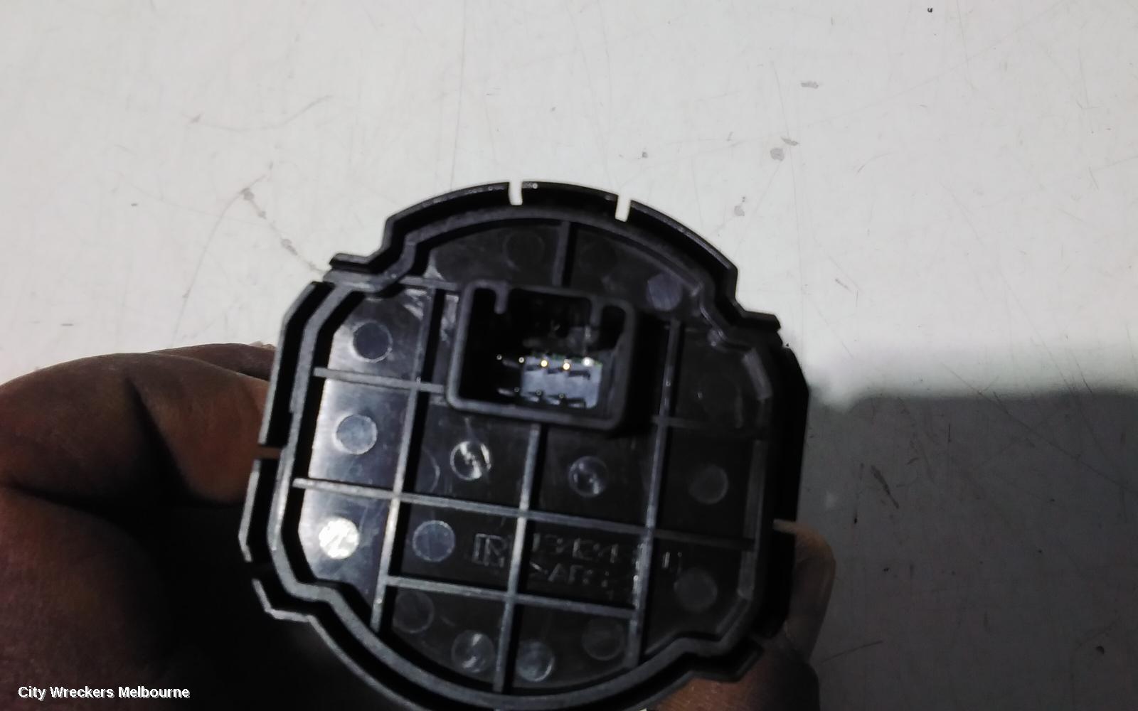 MITSUBISHI TRITON, 4WD SWITCH, EASY SELECT, MQ-MR, 03/2015 - 10/2023, 4WD SWITCH: 101389 - Image 3