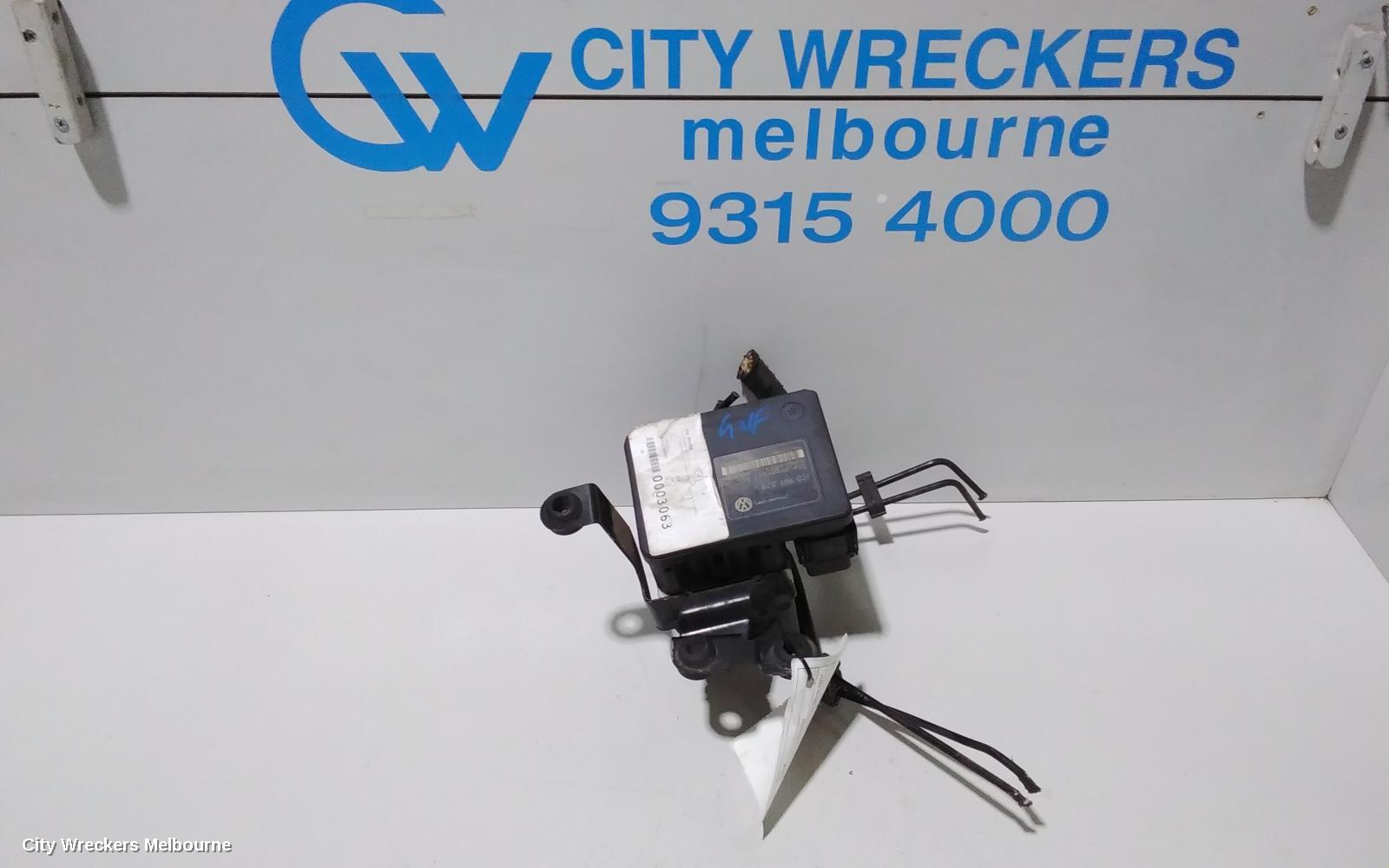 VOLKSWAGEN GOLF ABS PUMP/MODULATOR, GEN 4, ON PLASTIC MODULE P/N 1C0907379J, 09/1998 - 06/2004 - Image 1