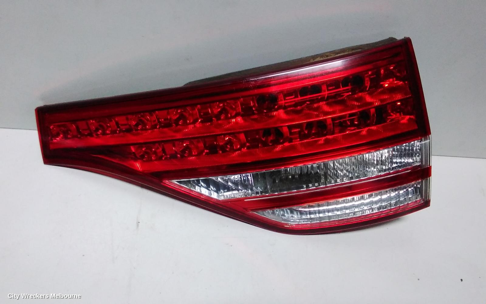 TOYOTA TARAGO REAR GARNISH, TAILGATE LAMP (RH SIDE), ACR50R, 03/2006 - 12/2008 - Image 2