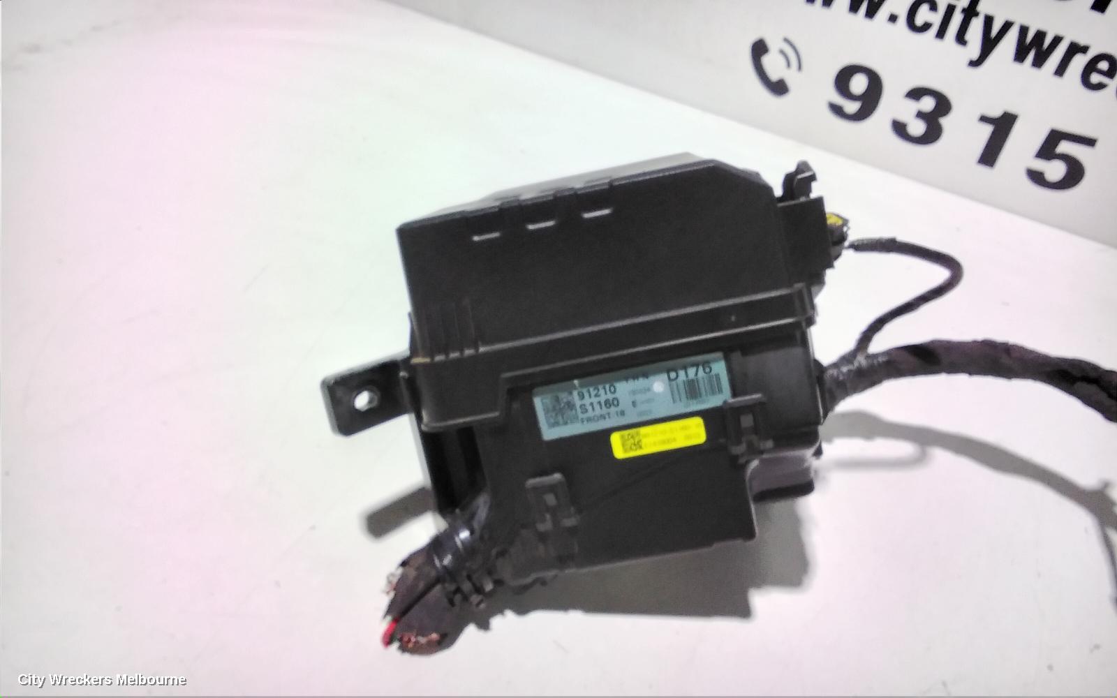 HYUNDAI SANTA FE FUSE BOX, ENGINE BAY, 2.2, DIESEL, TM, 03/2018 ONWARDS - Image 3