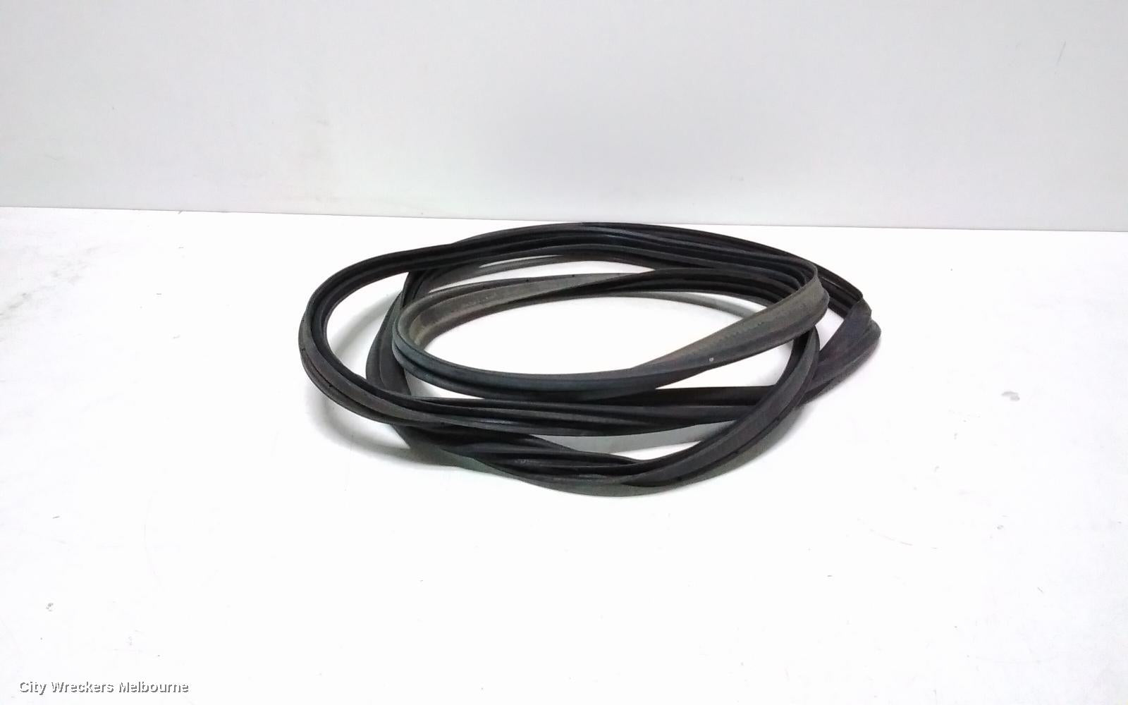 SUBARU FORESTER SEAL, TAIL GATE RUBBER : 113722, SJ, 01/2013 - 08/2018 - Image 1