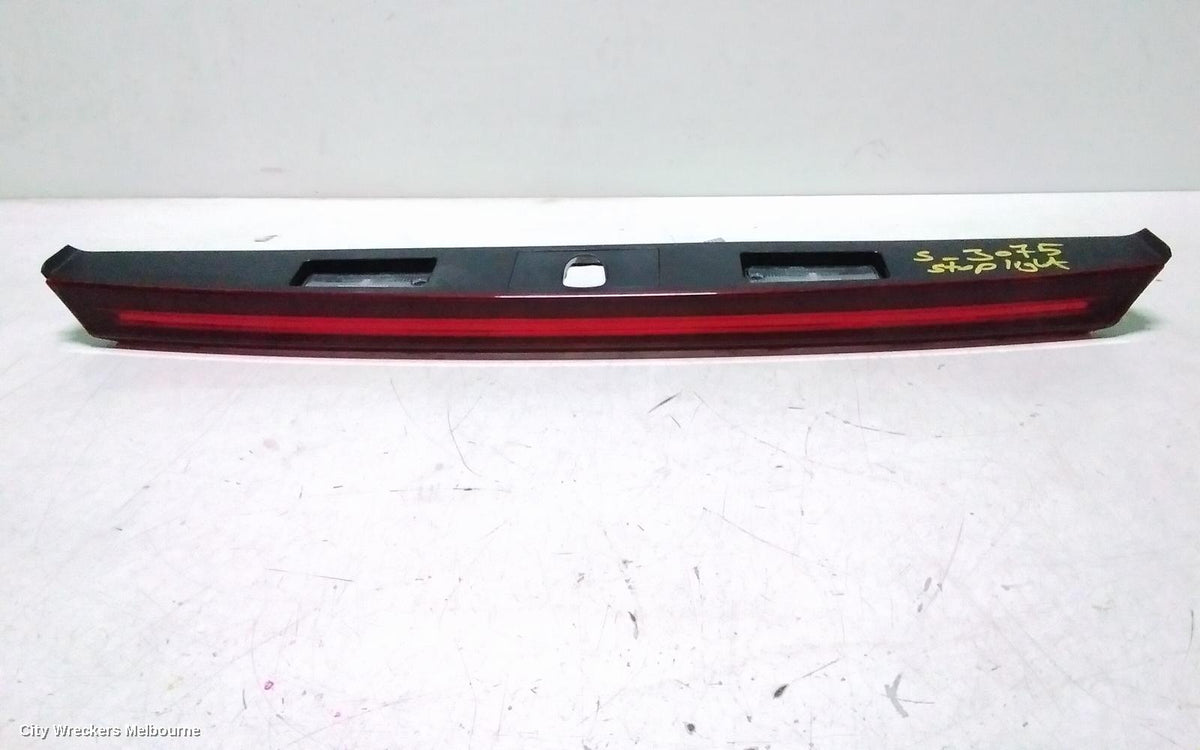 KIA CERATO REAR GARNISH, BOOTLID GARNISH W/ NUMBER PLATE LIGHT AND REVERSE CAMERA, BD, 04/2018 - 03/2021 - Image 3
