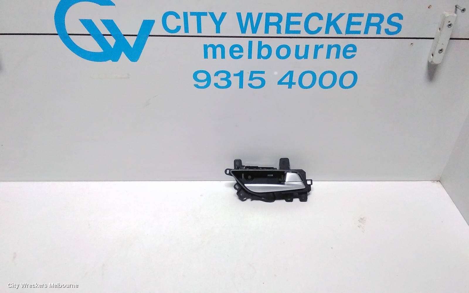 HYUNDAI GENESIS DOOR HANDLE, INNER, RH FRONT, DH, 11/2014 - 01/2018 - Image 1