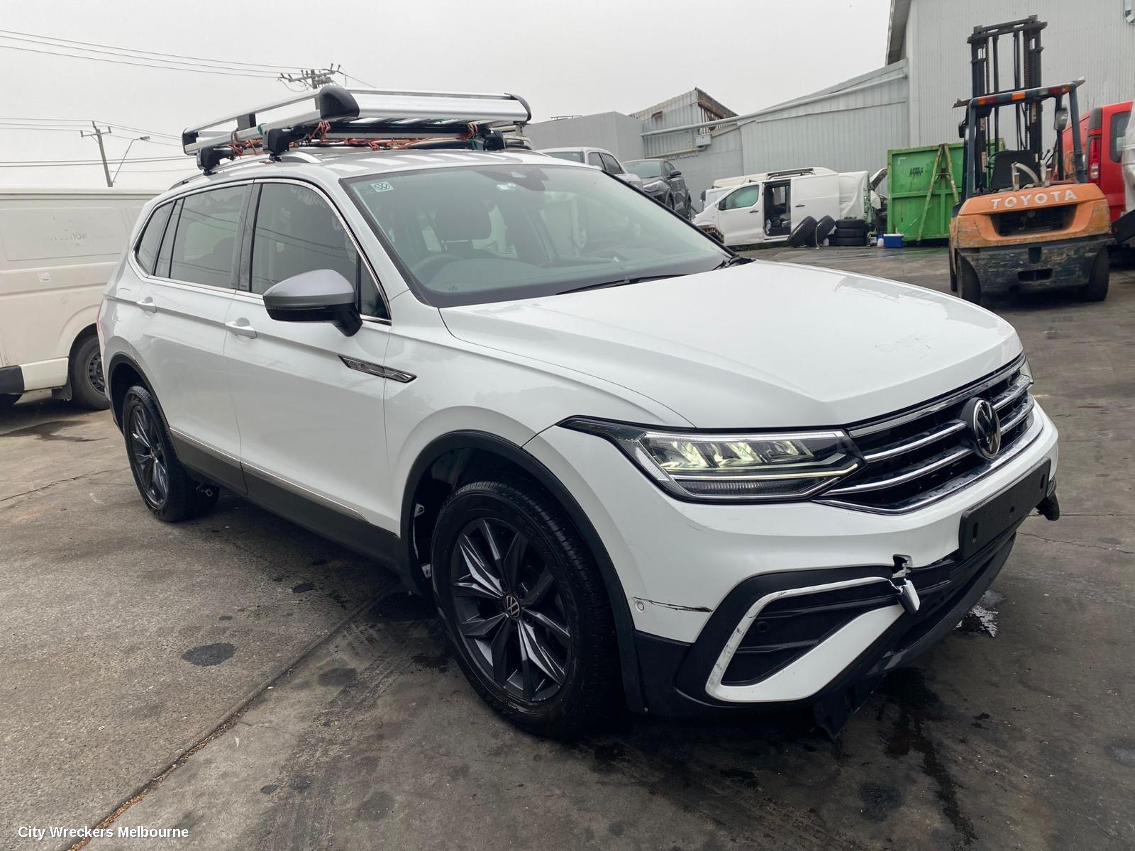 VOLKSWAGEN TIGUAN ROOF RACK/BARS, 5NA, ROOF BARS, PAIR, 06/2016 - 02/2024 - Image 1