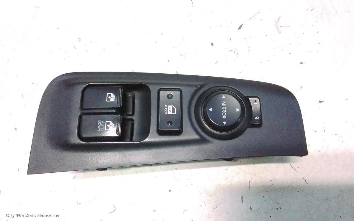 HYUNDAI ILOAD/IMAX PWR DR WIND SWITCH, RH FRONT (MASTER SWITCH), TQ, AUTO DOWN ONLY, 11/2007 - 03/2021 - Image 1