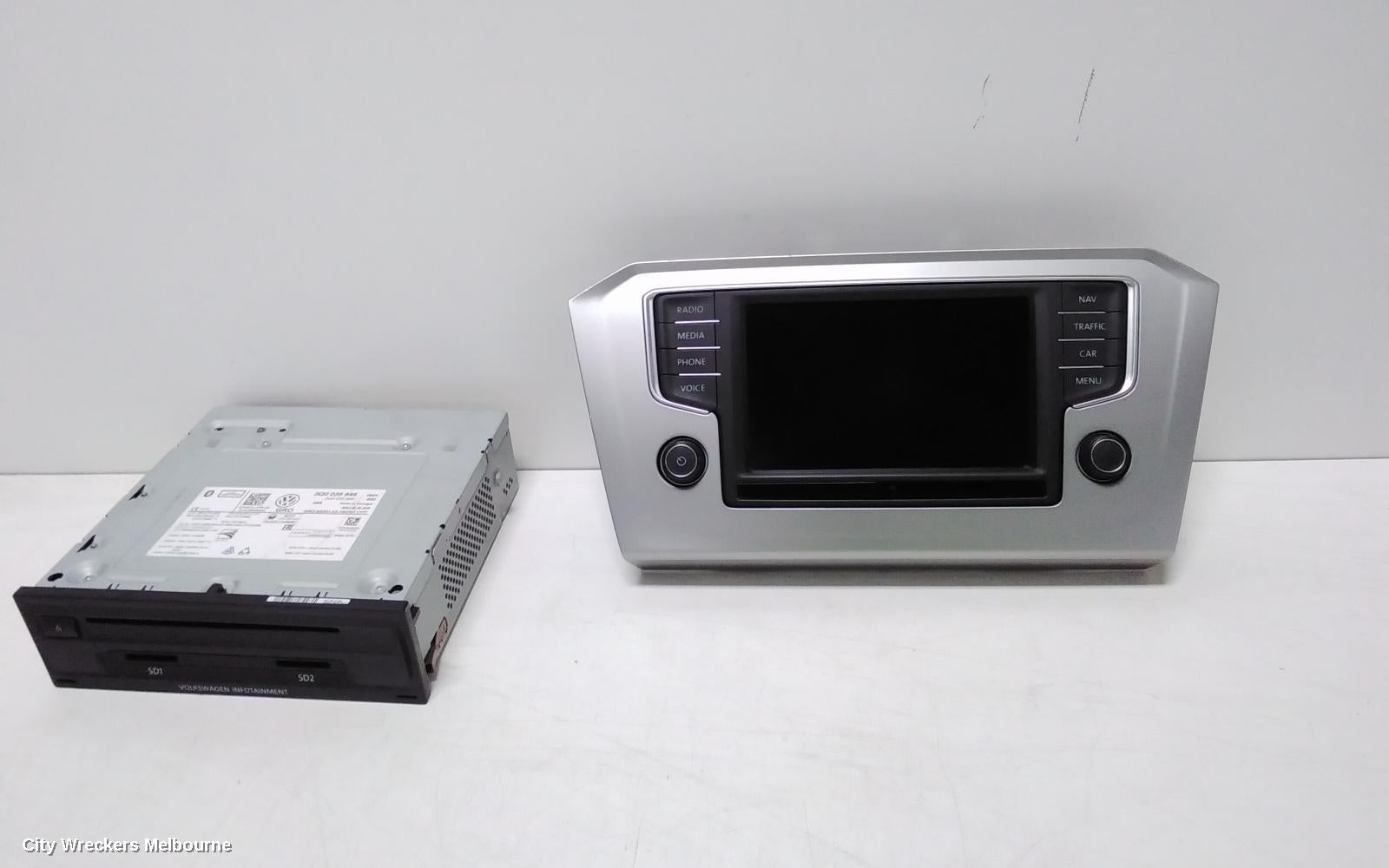 VOLKSWAGEN PASSAT RADIO/CD/DVD/SAT/TV, DISPLAY UNIT, 6.5IN, DISCOVER MEDIA AUDIO, SAT NAV TYPE, B8/MK7, 06/2015 - 10/2019 - Image 2