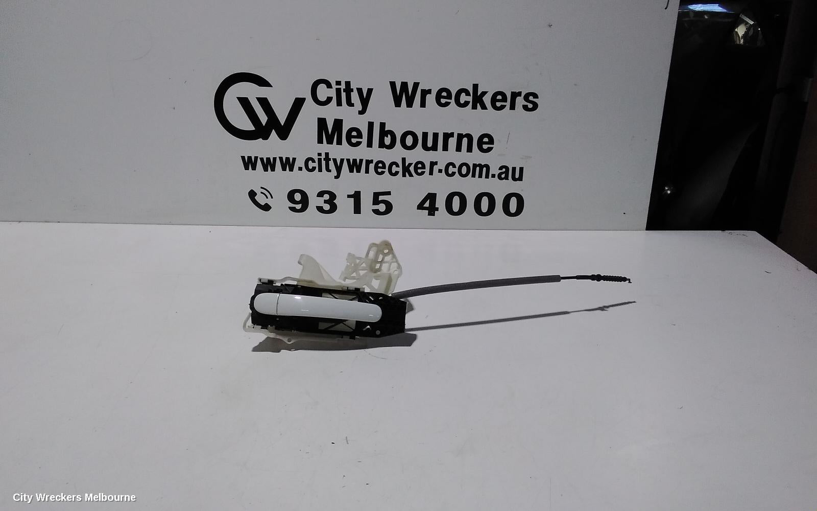 VOLKSWAGEN TIGUAN DOOR HANDLE, LH FRONT, OUTER, 5N, 07/2011 - 08/2016 - Image 2