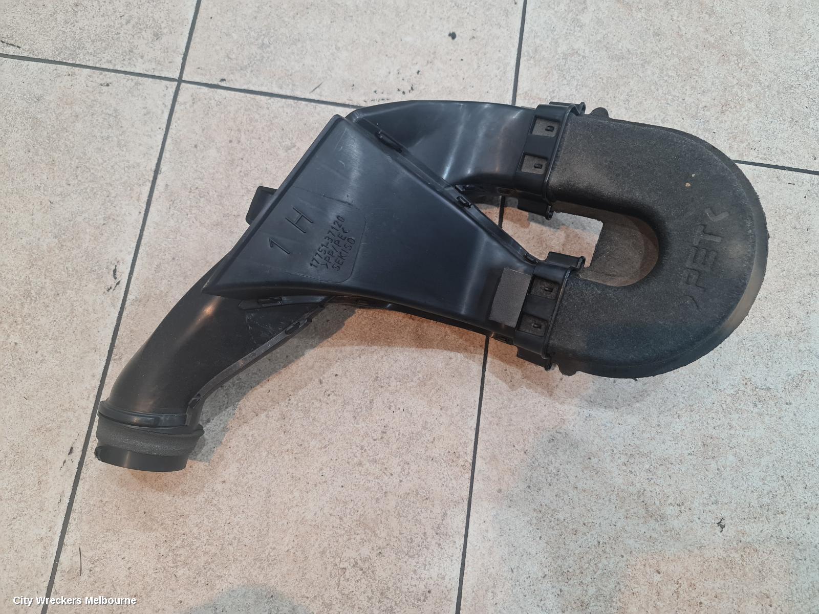TOYOTA COROLLA AIR CLEANER DUCT/HOS, ZRE182R 10/2012 - 06/2018 - Image 2