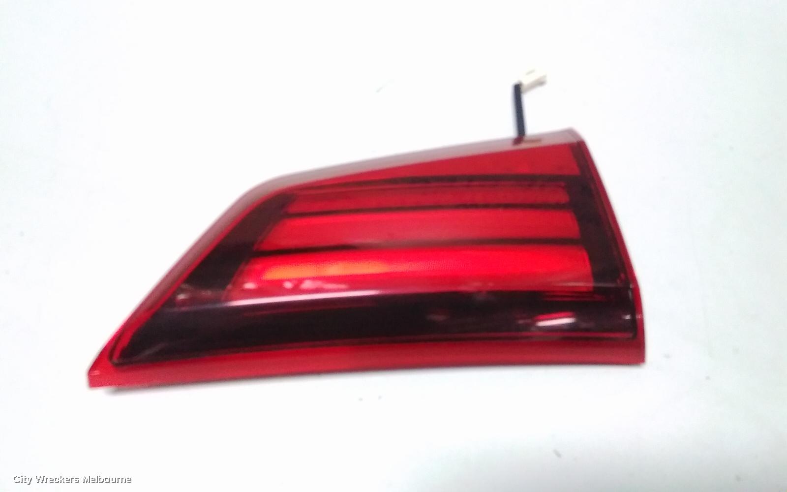 MITSUBISHI OUTLANDER REAR GARNISH, TAILGATE LAMP (LH SIDE), ZK-ZL, 04/2015 ONWARDS - Image 3