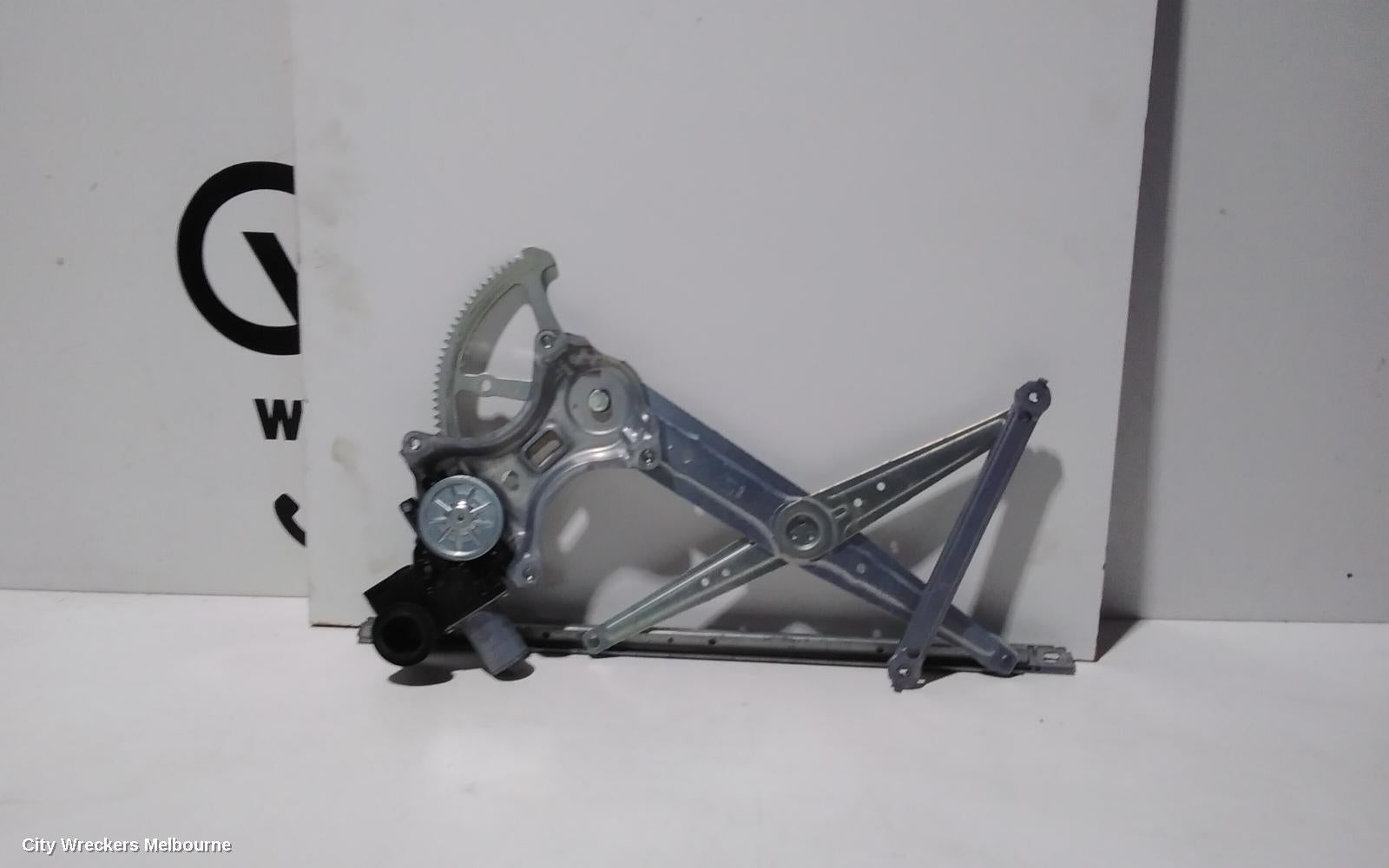 TOYOTA HIACE LEFT FRONT WINDOW REG/MOTOR, DOOR REG ASSY (REG AND MOTOR), 300 SERIES, 04/2019 ONWARDS - Image 3