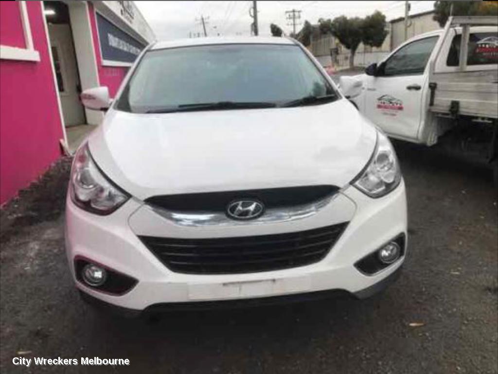 HYUNDAI IX35 GRILLE, RADIATOR GRILLE, LM SERIES, ACTIVE, 11/2009 - 01/2016 - Image 1