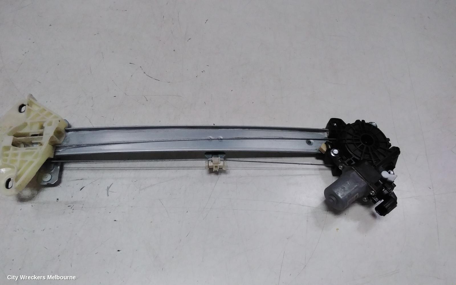 HONDA HRV LEFT FRONT WINDOW REG/MOTOR, RV, 12/2021 ONWARDS - Image 1