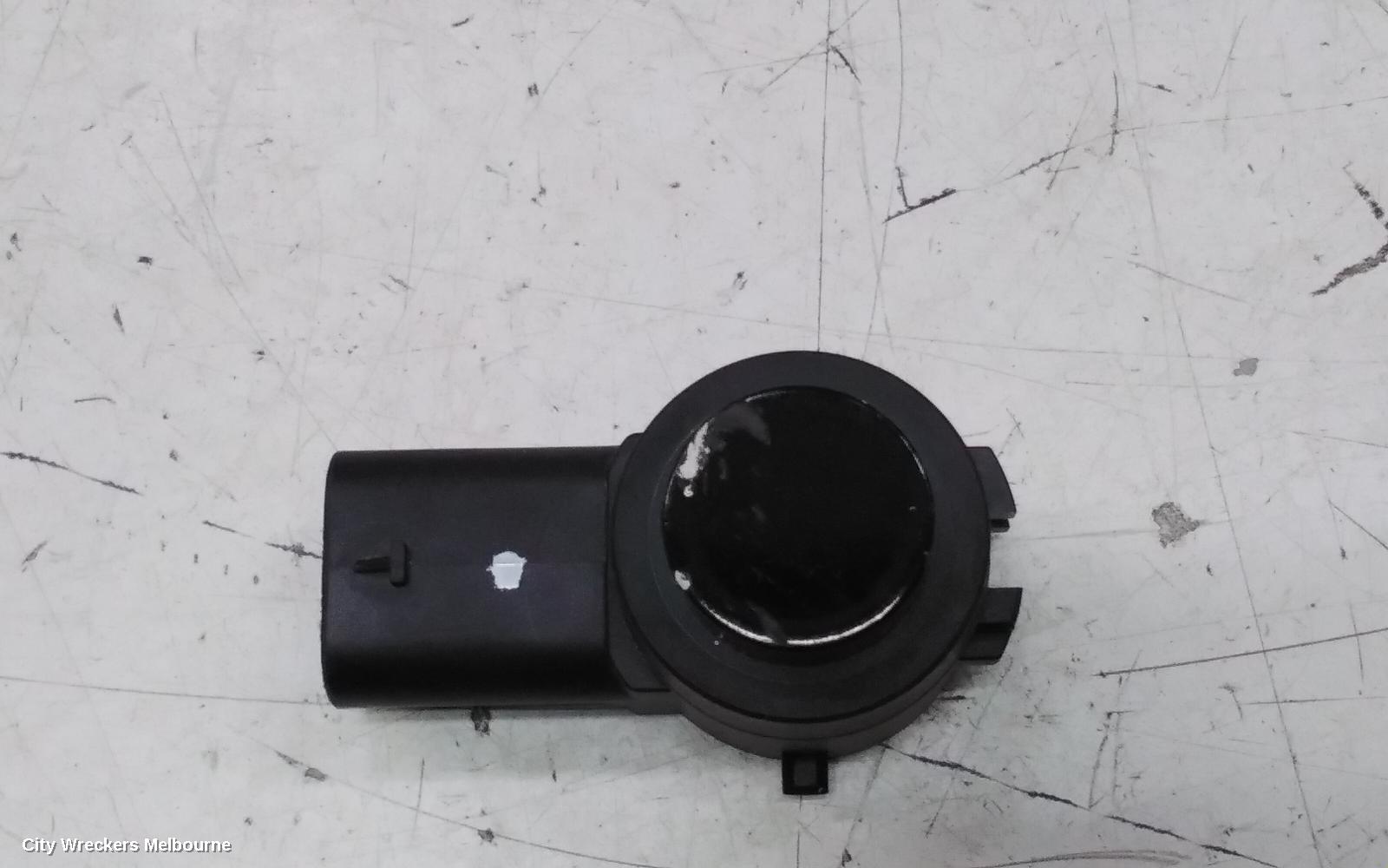 TESLA MODEL Y, 1ST GEN, 03/2022 ONWARDS, FRONT BAR CRASH SENSOR: 138235 - Image 3
