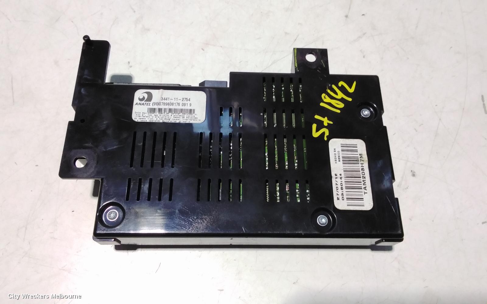 CHRYSLER 300C ECU, BLUETOOTH MODULE, LX, 07/2012 ONWARDS - Image 2