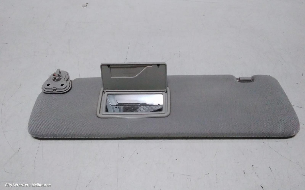 LDV G10 SUNVISOR, SV7A, LH SIDE, W/ MIRROR TYPE, WAGON, 04/2015 - 08/2022 - Image 3