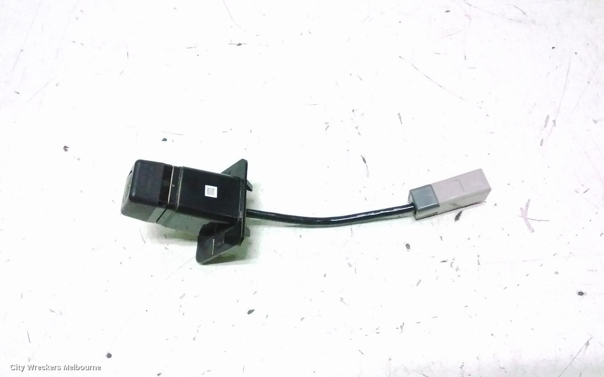 SUBARU OUTBACK REVERSE CAMERA, REVERSE CAMERA, 6TH GEN, 08/2014 - 12/2020 - Image 2