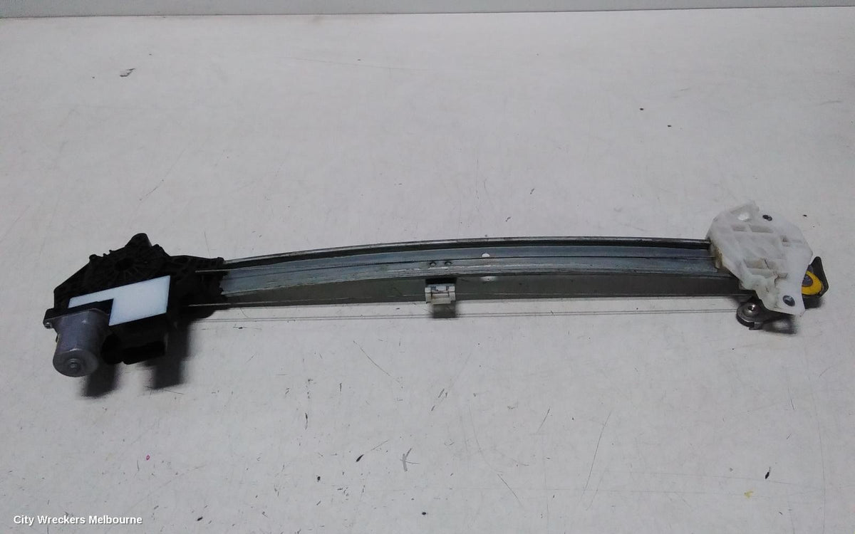 MITSUBISHI OUTLANDER RIGHT FRONT WINDOW REG/MOTOR, DOOR REG ASSY (REG AND MOTOR), ZM, 08/2021 ONWARDS - Image 3