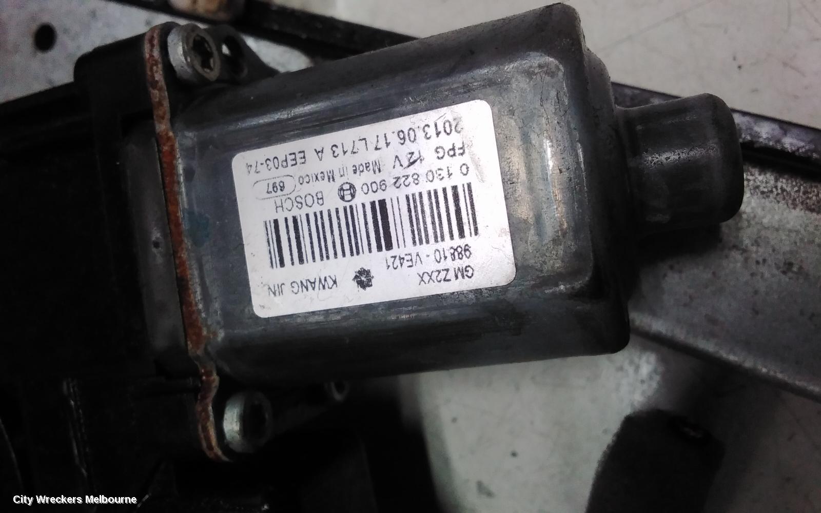 HOLDEN COMMODORE LEFT FRONT WINDOW REG/MOTOR, VF, SV6/SS/SS-V/CALAIS/CALAIS-V, 05/2013 - 12/2017 - Image 3