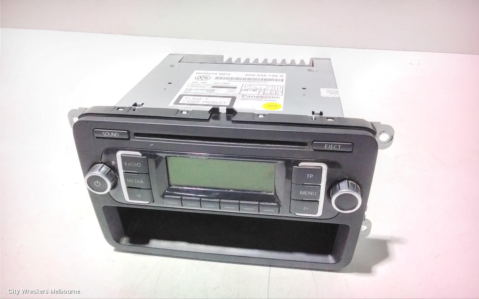VOLKSWAGEN AMAROK RADIO/CD/DVD/SAT/TV, DISPLAY & HEAD UNIT (RCD210), 2H, 12/2010 - 09/2016 - Image 1