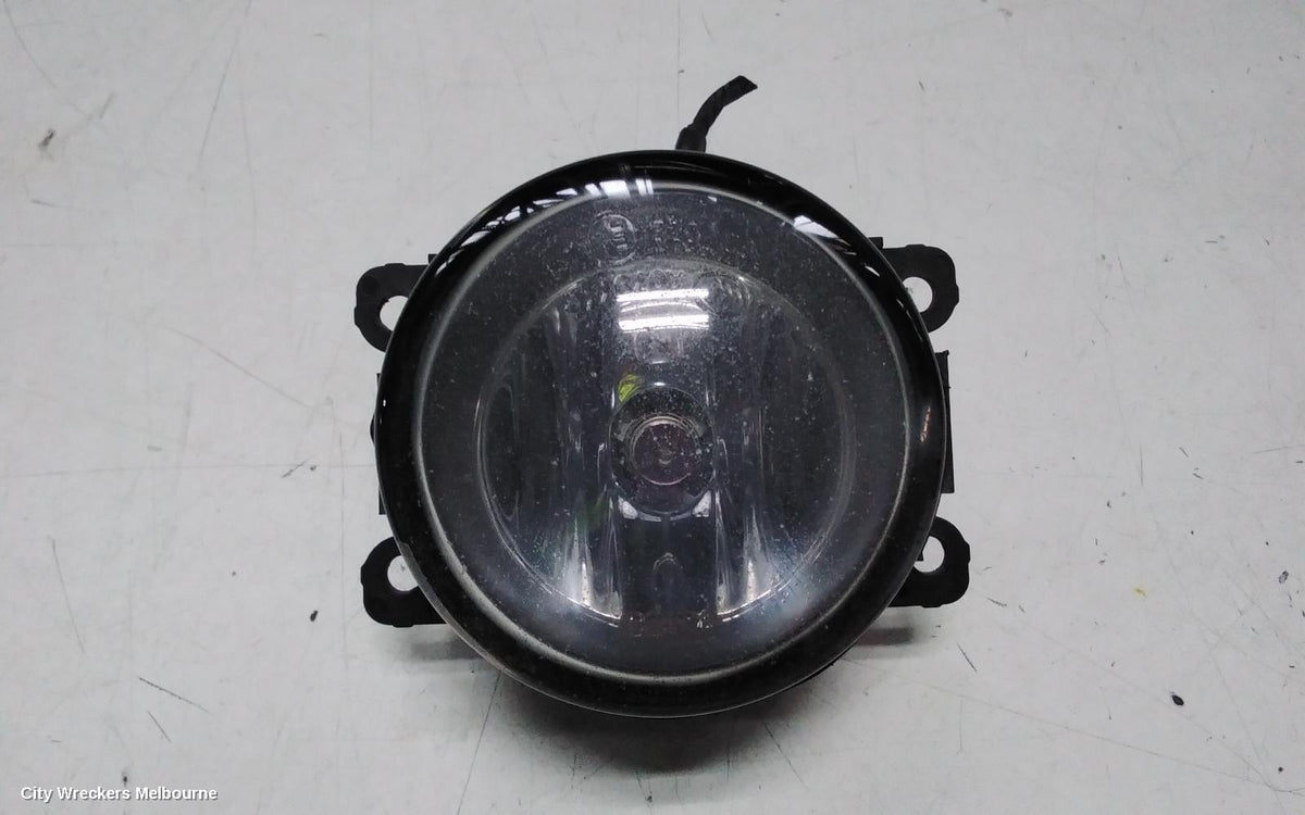 SUZUKI VITARA RIGHT INDICATOR/FOG/SIDE, BUMPER FOGLAMP, VITARA, LY (VIN TSM), 06/2015 ONWARDS - Image 1