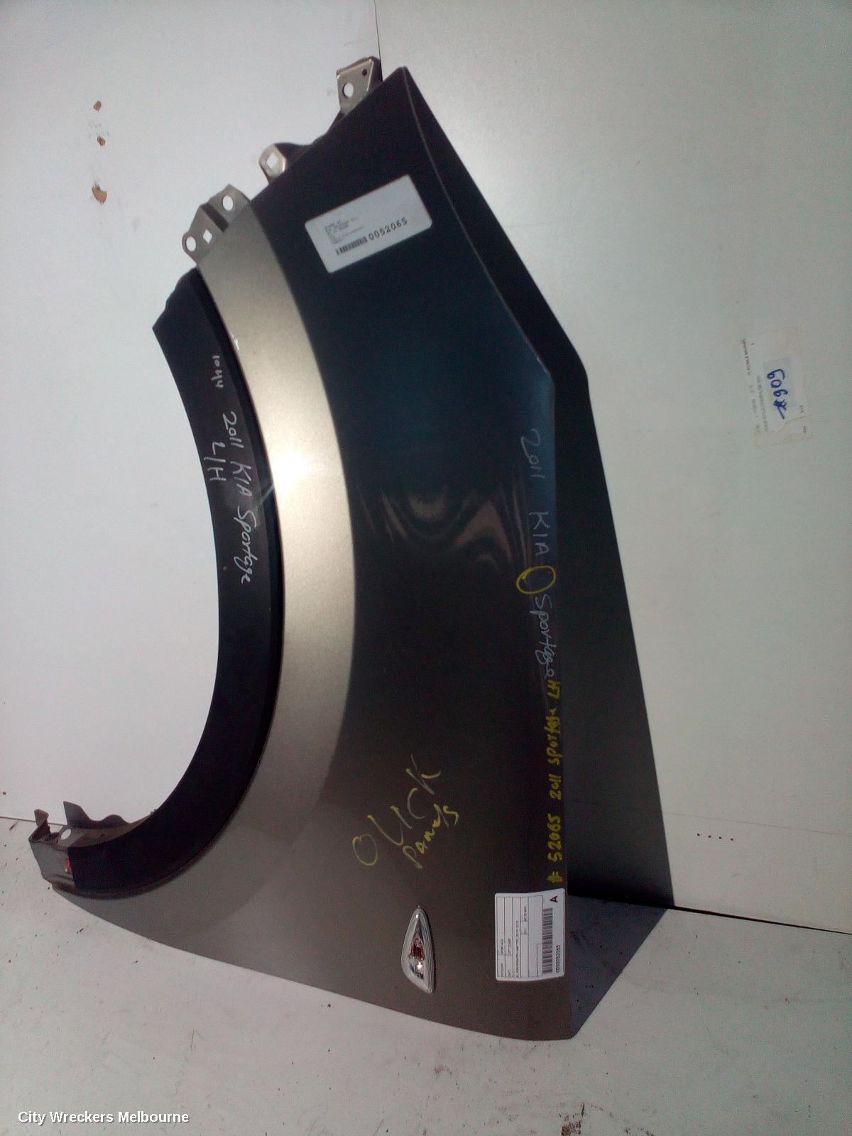 KIA SPORTAGE LEFT GUARD, SL, NON REPEATER LAMP TYPE, 05/2010 - 10/2015 - Image 2