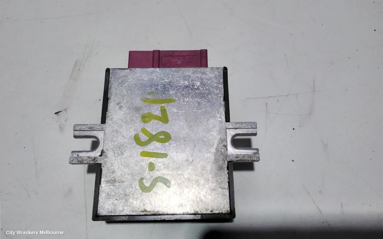 BMW 5 SERIES, F10/F11, 05/2010 - 01/2017, EKPM3 - FUEL PUMP CONTROL MODULE : 91230 - Image 2