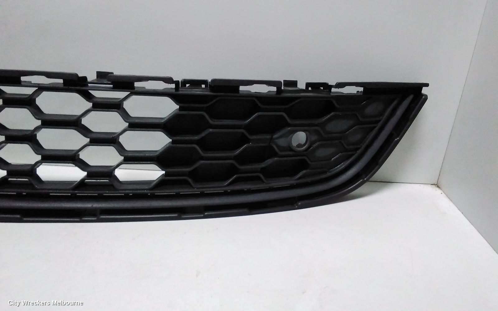 HOLDEN COMMODORE GRILLE, BUMPER GRILLE, VF, HONEYCOMB TYPE, EVOKE, 05/2013 - 12/2017 - Image 3