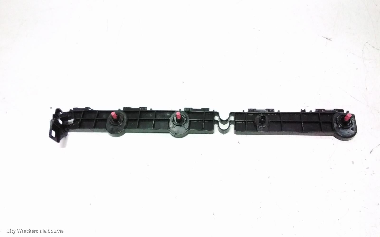 TOYOTA HIACE, 300 SERIES, 02/2019 ONWARDS, RHR BAR RETAINER : 117699 - Image 3