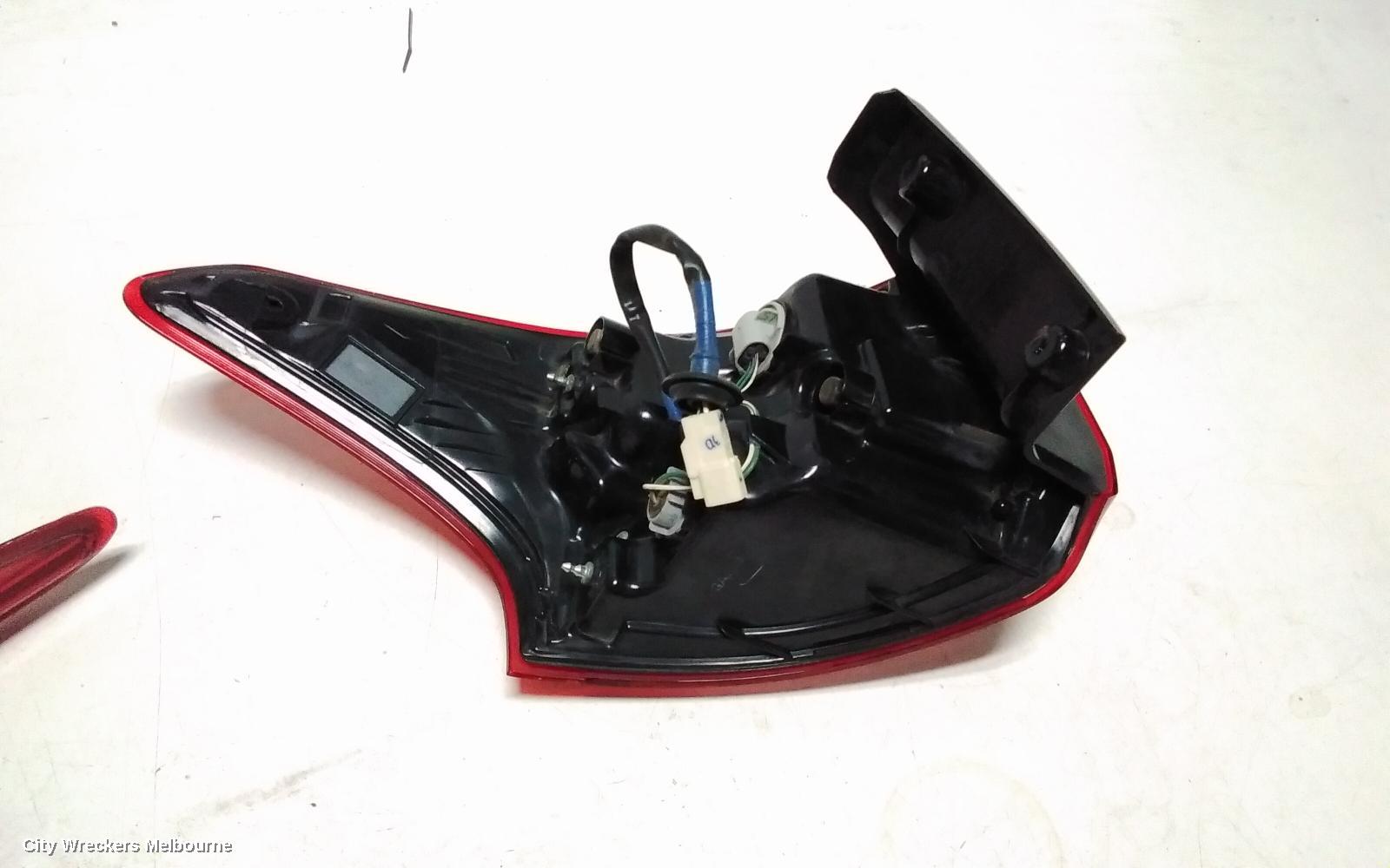 MITSUBISHI OUTLANDER RIGHT TAILLIGHT, ZK-ZL, 04/2015 - 07/2021 - Image 3