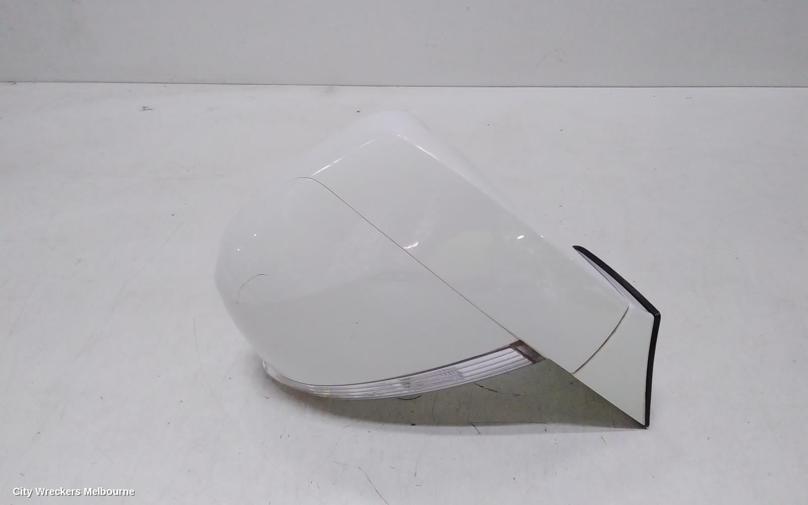 HOLDEN CAPTIVA RIGHT DOOR MIRROR, CG, NON HEATED, W/ INDICATOR TYPE, CAPTIVA 7 TYPE, 09/2006 - 09/2015 - Image 1
