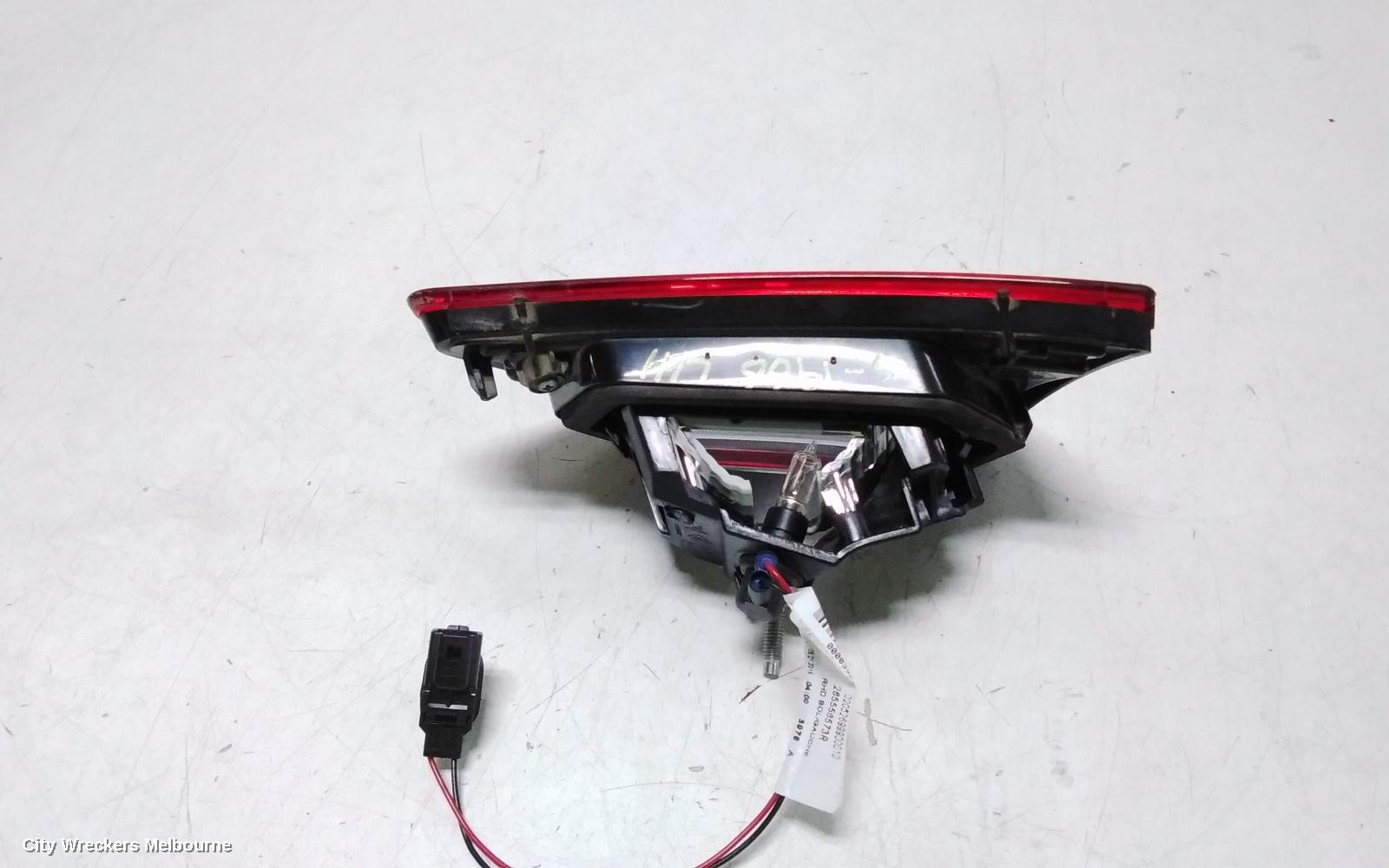 RENAULT CLIO REAR GARNISH, TAILGATE LAMP (LH SIDE), X98, NON LED TYPE, 09/2013 - 10/2019 - Image 2