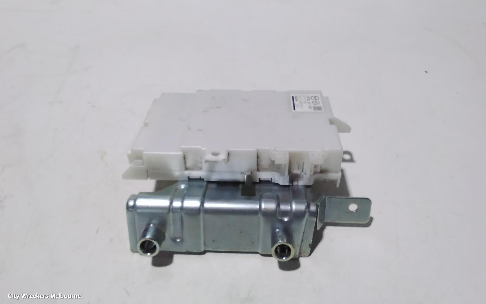 MAZDA 3 ECU, BCM, PETROL, BL, P/N BHF667560A, 12/2009 - 10/2013 - Image 1