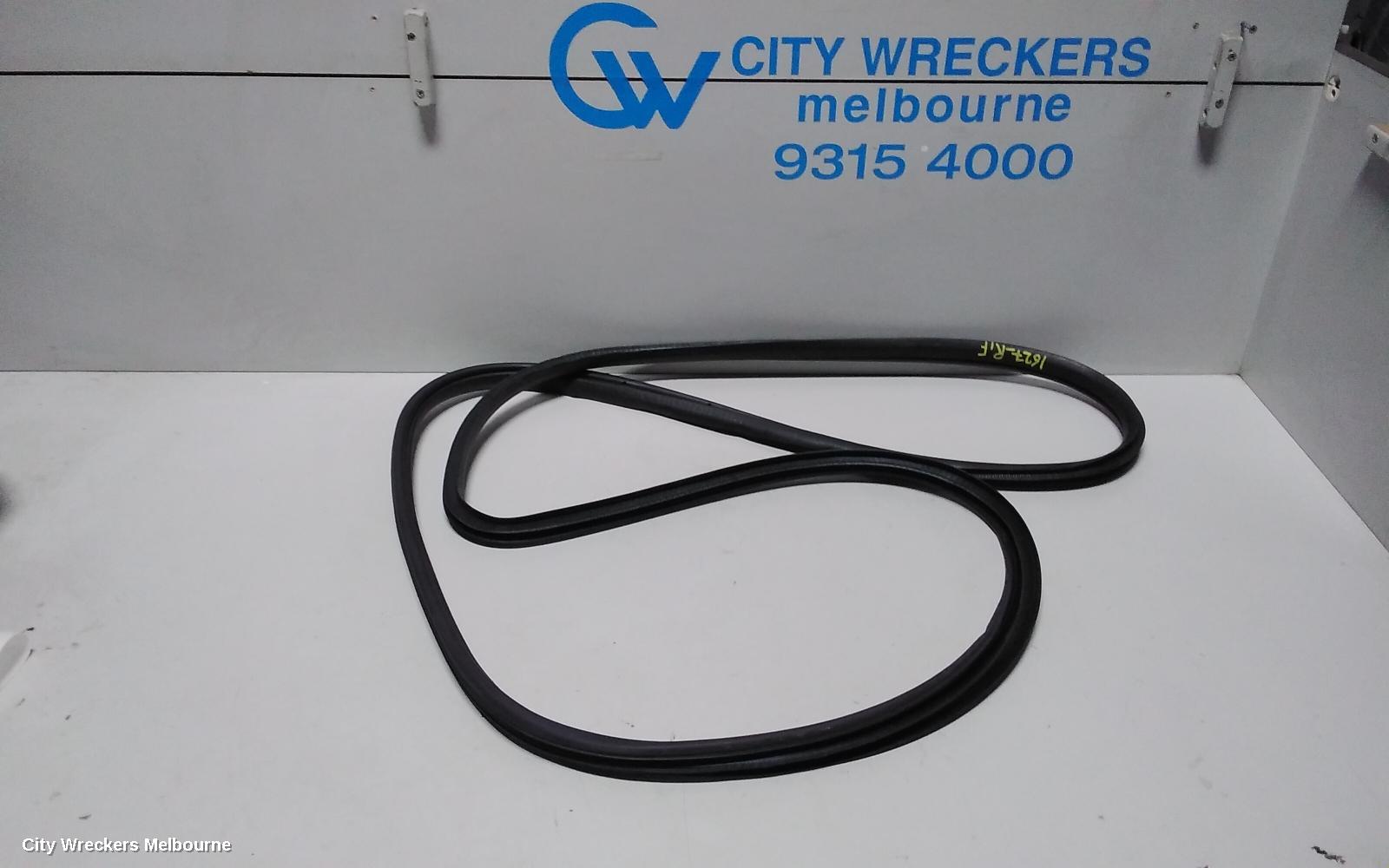 HONDA CIVIC, 10TH GEN, 05/2016 - 08/2021, RHF DOOR SEAL ON THE BODY: 72030 - Image 1