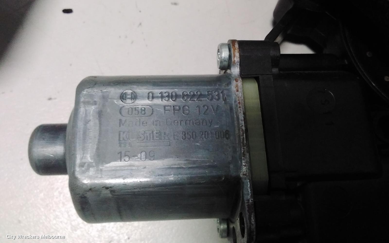 VOLKSWAGEN POLO LEFT FRONT WINDOW REG/MOTOR, 6R, POWER, 5DR HATCH, 05/2014 - 09/2017 - Image 3